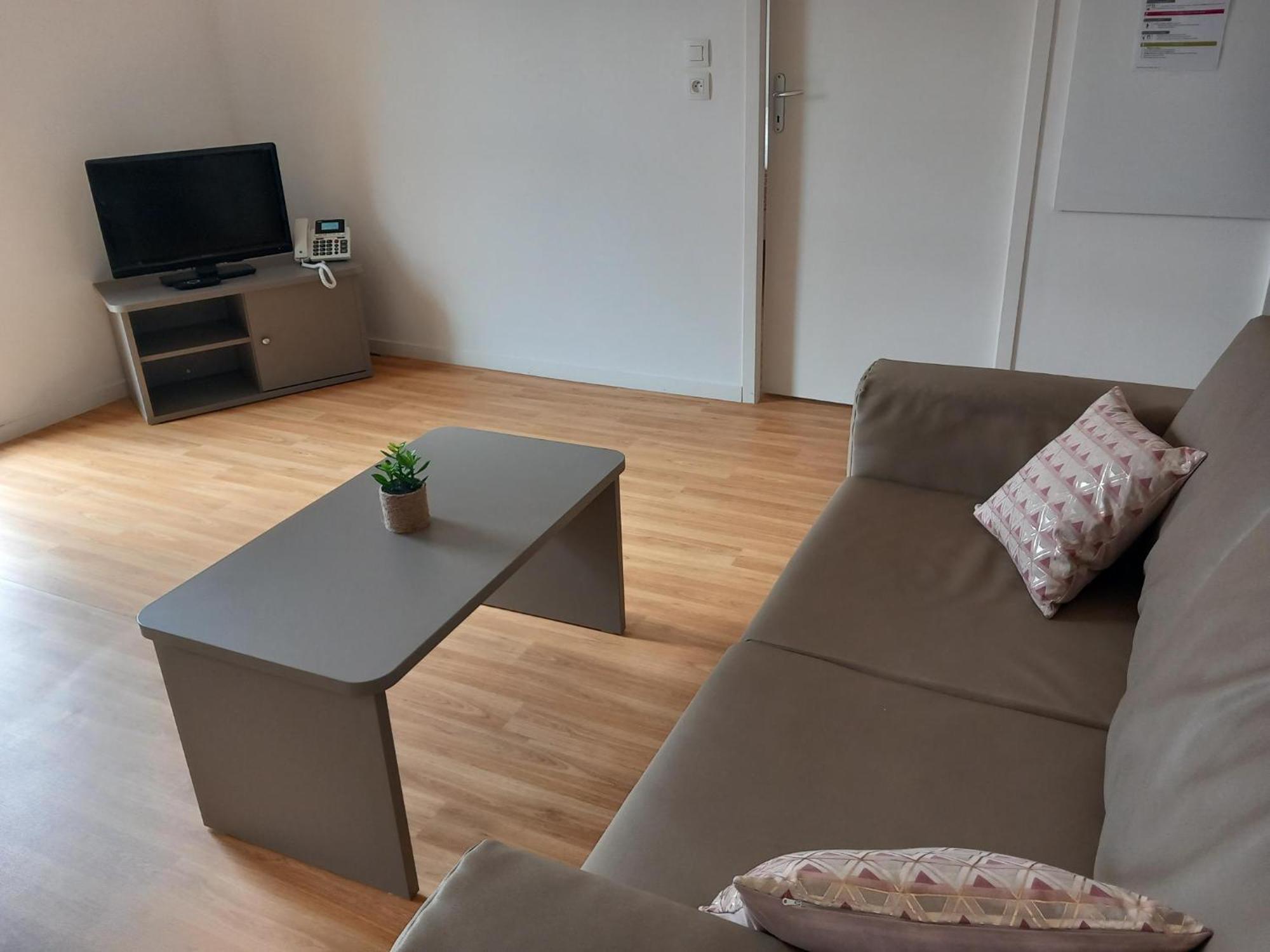 Residence Services Seniors Espace Et Vie 勒芒 外观 照片